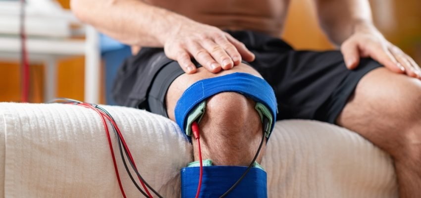 Knee,Therapy,Session,Using,Electrotherapy,For,Rehabilitation,And,Pain,Relief.